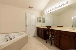 908 Huntington Dr, Fishkill, NY 12524 - Photo 14