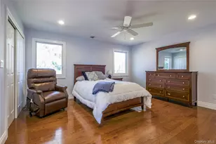 752 Kensington Ct, Westbury, NY 11590 - Photo 16
