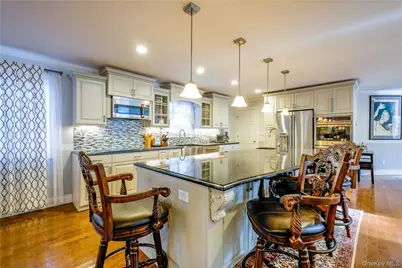 752 Kensington Court, Westbury, NY 11590 - Photo 6