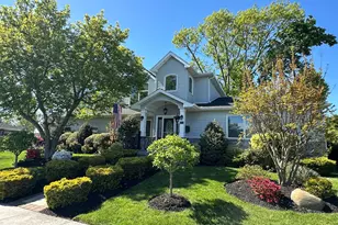 752 Kensington Ct, Westbury, NY 11590 - Photo 2