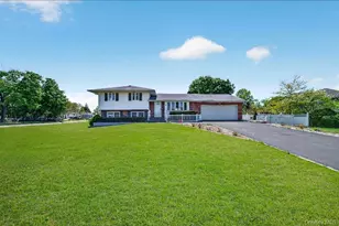 8 White Birch Ln, Commack, NY 11725 - Photo 2