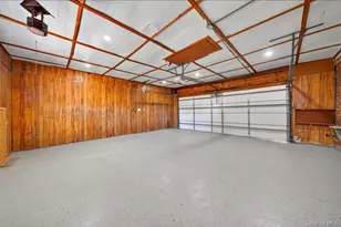 8 White Birch Ln, Commack, NY 11725 - Photo 34