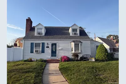 281 Anchor Way, Uniondale, NY 11553 - Photo 2