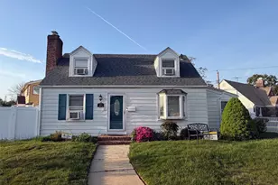 281 Anchor Way, Uniondale, NY 11553 - Photo 2