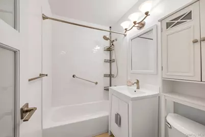 1841 Central Park Avenue #8G, Yonkers, NY 10103 - Photo 12