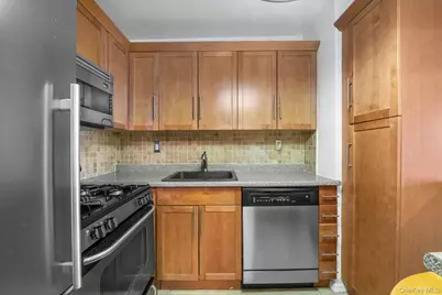 1841 Central Park Avenue #8G, Yonkers, NY 10103 - Photo 8