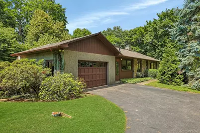 15 Grandview Lane, Thornwood, NY 10594 - Photo 1