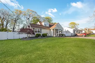 45 Beecher Ave, East Islip, NY 11730 - Photo 2