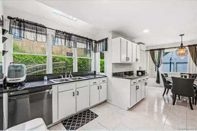 20 School House Lane, Syosset, NY 11791 - Photo 14