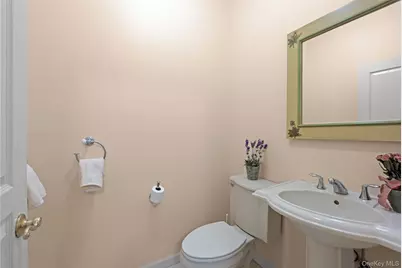 100 Cove Lane #100, East Setauket, NY 11733 - Photo 10