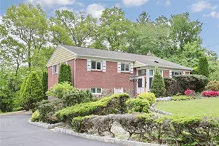 34 E Allison Ave, Pearl River, NY 10965 - Photo 2