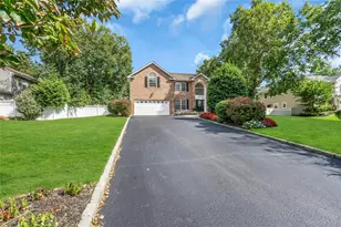 6 Magnolia Ln, Smithtown, NY 11787 - Photo 4