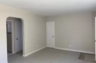 260-18 75th Ave, Glen Oaks, NY 11004 - Photo 4