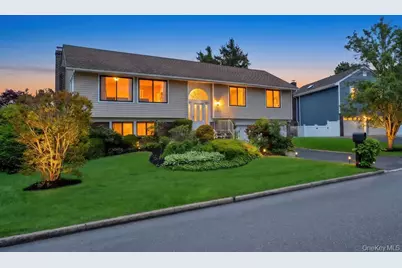 43 Hitching Post Lane, Glen Cove, NY 11542 - Photo 2