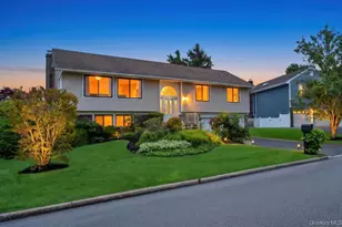 43 Hitching Post Ln, Glen Cove, NY 11542 - Photo 2