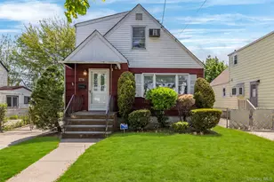 24 Spring Garden St, Valley Stream, NY 11580 - Photo 2