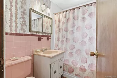 24 Spring Garden Street, Valley Stream, NY 11580 - Photo 14