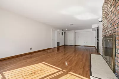 47-18 Glenwood Street, Little Neck, NY 11362 - Photo 14