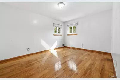 47-18 Glenwood Street, Little Neck, NY 11362 - Photo 26
