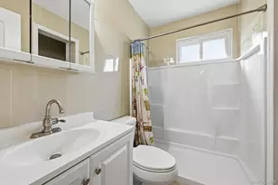 47-18 Glenwood St, Little Neck, NY 11362 - Photo 10