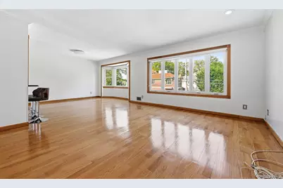 47-18 Glenwood Street, Little Neck, NY 11362 - Photo 20