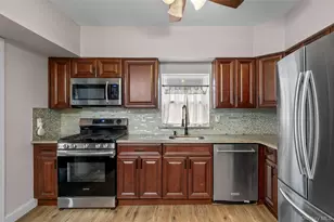 364 S Broadway, Lindenhurst, NY 11757 - Photo 10