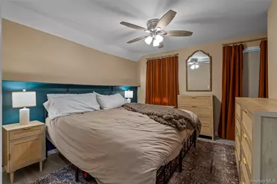 364 S Broadway, Lindenhurst, NY 11757 - Photo 16