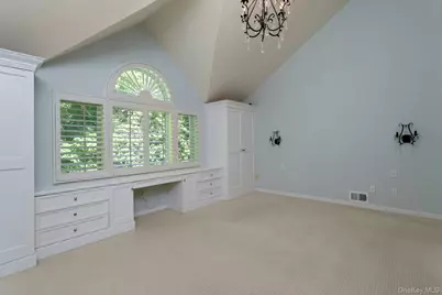 102 Boulder Ridge Road, Scarsdale, NY 10583 - Photo 10
