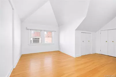 84-21 Beverly Road, Kew Gardens, NY 11415 - Photo 34