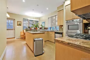 84-21 Beverly Rd, Kew Gardens, NY 11415 - Photo 10