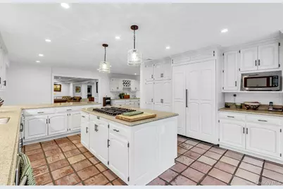 227 Gillette Avenue, Bayport, NY 11705 - Photo 10