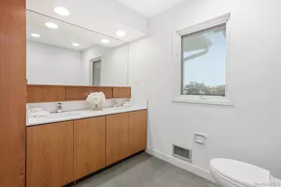 55 Hampton Oval, New Rochelle, NY 10805 - Photo 12
