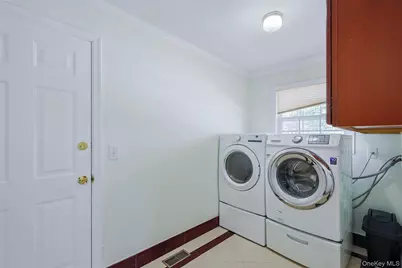 3 Sander Court, Middle Island, NY 11953 - Photo 16