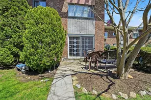 263 N Newbridge Rd, Levittown, NY 11756 - Photo 12