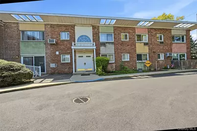 263 N Newbridge Road #1C, Levittown, NY 11756 - Photo 1