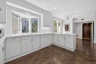 9 Easthaven Ln, White Plains, NY 10605 - Photo 6