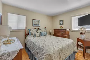 472 Bohemia Pkwy, Sayville, NY 11782 - Photo 10