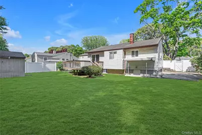 472 Bohemia Parkway, Sayville, NY 11782 - Photo 20