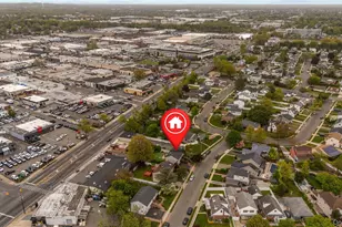 2501 Rose Pl, Westbury, NY 11590 - Photo 10