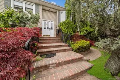 2501 Rose Place, Westbury, NY 11590 - Photo 2