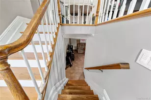 2501 Rose Pl, Westbury, NY 11590 - Photo 20