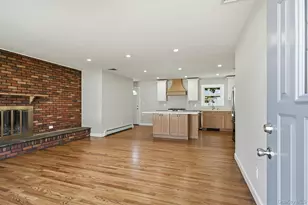 21 Robbins St, Lindenhurst, NY 11757 - Photo 12
