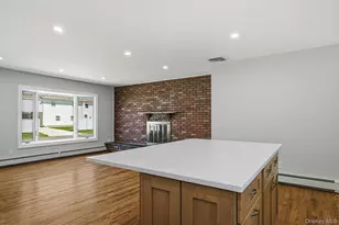 21 Robbins St, Lindenhurst, NY 11757 - Photo 18