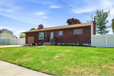 21 Robbins Street, Lindenhurst, NY 11757 - Photo 6