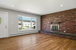 21 Robbins St, Lindenhurst, NY 11757 - Photo 16