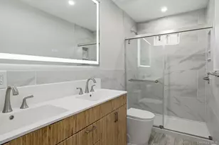21 Robbins St, Lindenhurst, NY 11757 - Photo 24