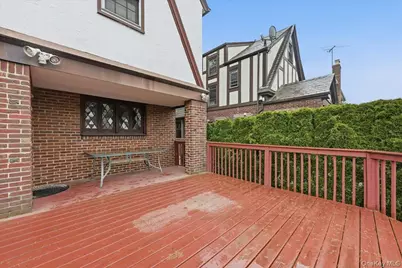 311 Carnation Avenue, Floral Park, NY 11001 - Photo 26