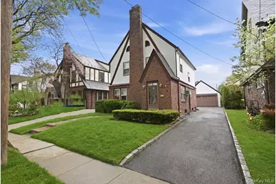 311 Carnation Avenue, Floral Park, NY 11001 - Photo 2