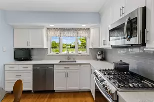 108 Wayne St, Jericho, NY 11753 - Photo 6