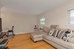 396 Merrick Rd, Rockville Centre, NY 11570 - Photo 10